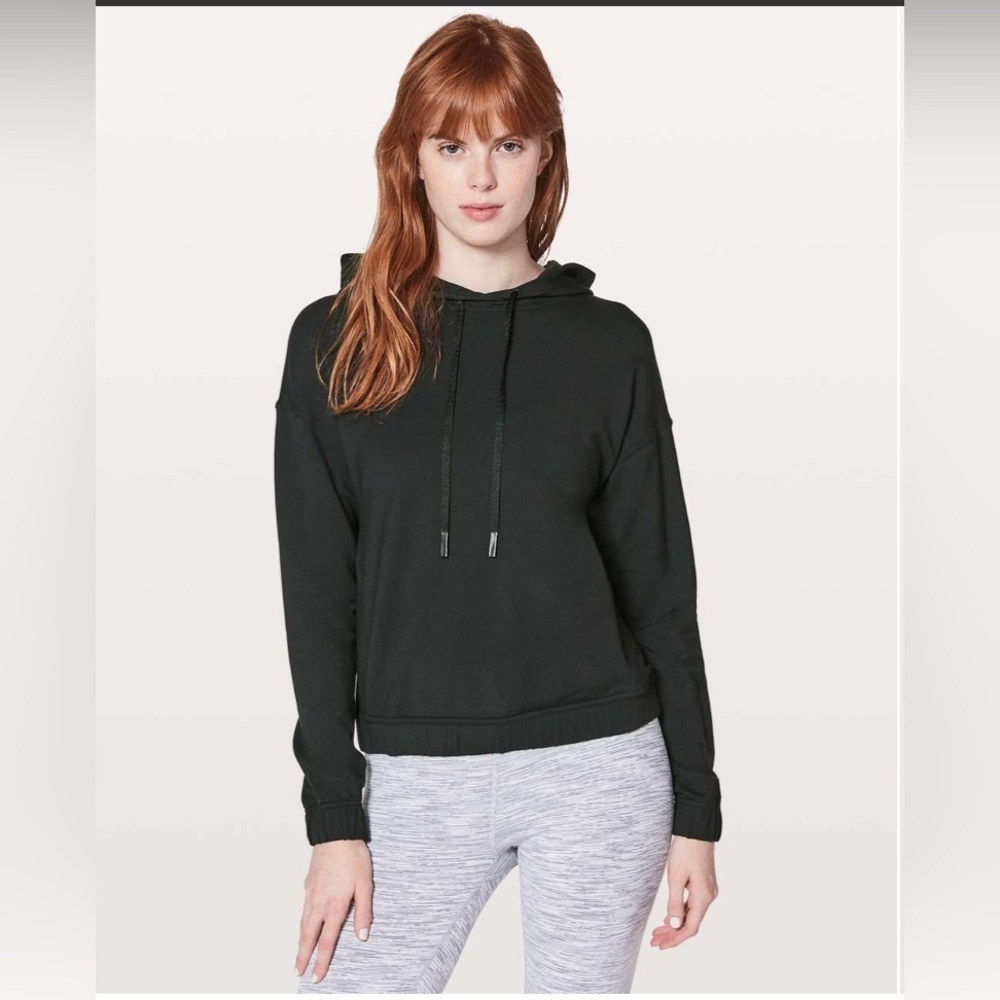 Lululemon Black Twisted & Tucked Pullover Long Sleeve Hoodie Athletic Travel 8
